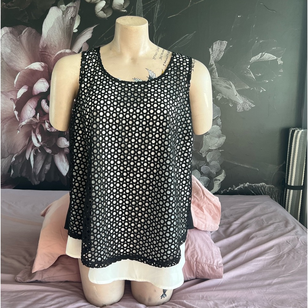 Cute sleeveless shirt